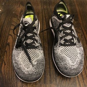 NIKE DUAL FUSION Hills Mid LTR Black White 749474 010 Women s Size NIKE DUAL FUSION Hills Mid LTR Black White 749474 010 Women s Size
